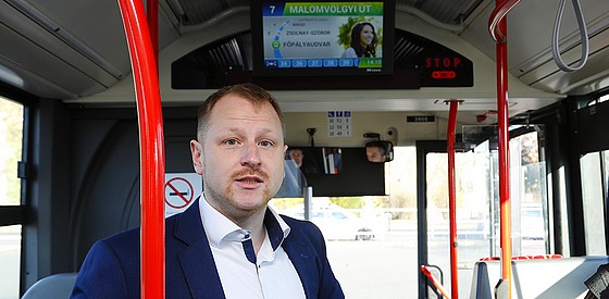 Közlekedésfejlesztés Pécsett: LCD-monitorok minden buszban - forrás: pecs.hu