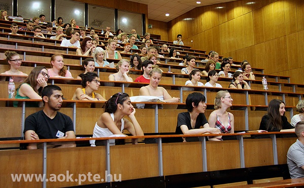 Csaknem száz külföldi hallgató érkezik a PTE nyári egyetemére