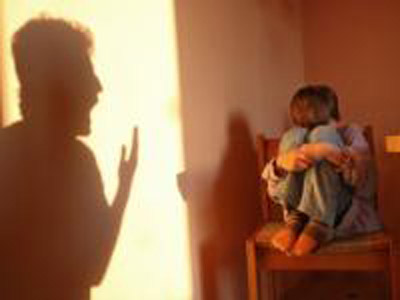 gyermekbántalmazás 