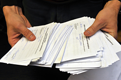 Ajánlószelvény botrány Pécsen