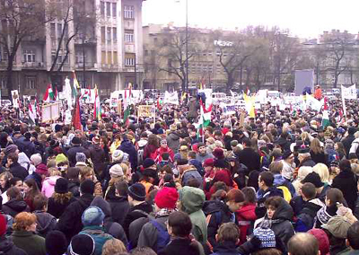 Pécsi közalkalmazottak demonstrációja