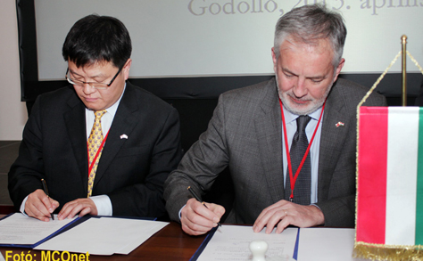 Páva Zsolt polgármester Pécs és a kínai Jingdezhen partnerségi megállapodásáról