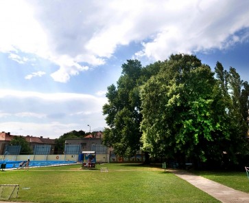 Hullámfürdő szabadtéri strandja 