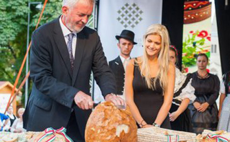 Pécs egyfajta központja volt a Magyarok kenyere akciónak