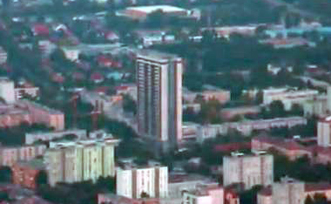 Végre eltűnhet a 20 éve lakatlan pécsi magasház