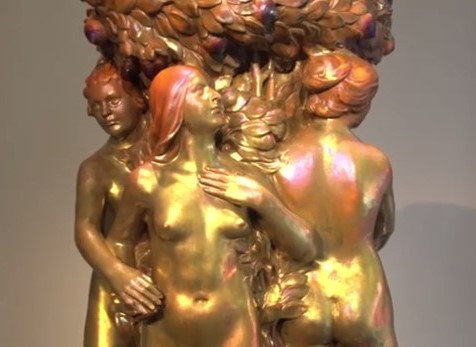 Hazaérkezik a Zsolnay-váza