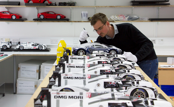 Átadták az Amalgam Fine Model Cars új pécsi gyártóüzemét