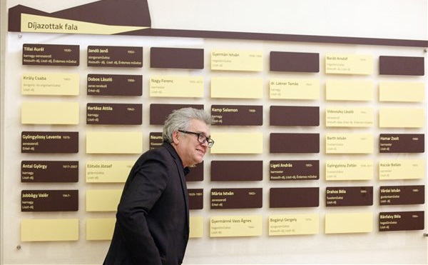 Dicsőségfalat avattak a Kodály Központban