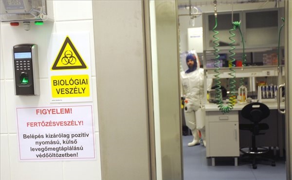 Fejlesztették a pécsi egyetem virológiai laboratóriumát