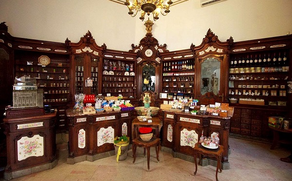 Ismét megnyílt a pécsi patikamúzeum