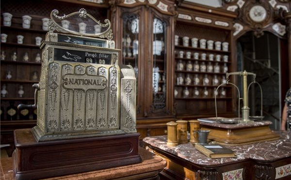 Ism&eacute;t megny&iacute;lt a p&eacute;csi patikam&uacute;zeum