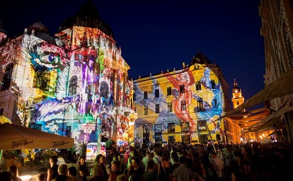 Több mint száz program a Zsolnay Fényfesztiválon