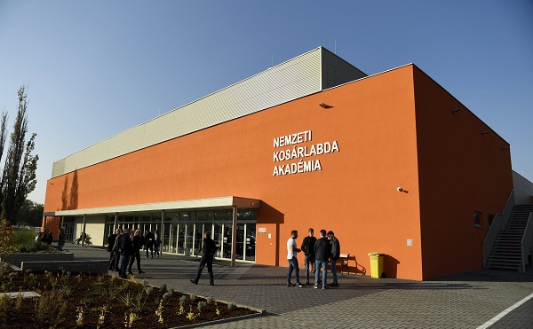 Átadták a pécsi Nemzeti Kosárlabda Akadémiát