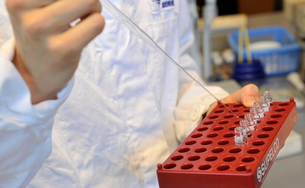 Mikrobiológiai laboratóriumot fejlesztenek