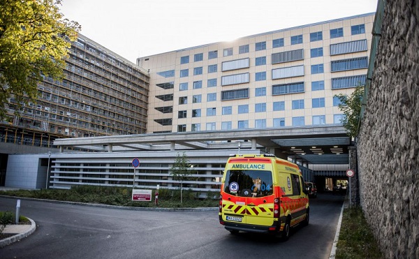 Csaknem 1,6 milliárd forintból korszerűsíti a betegellátást a pécsi klinika