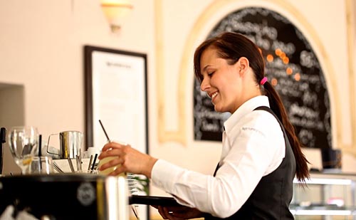 Külföldön dolgozna, de itthon venne fel hitelt?