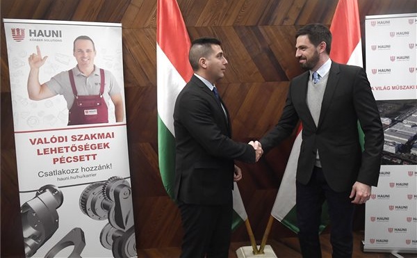 A Hauni 5,7 milliárd forint értékben fejleszti pécsi üzemét