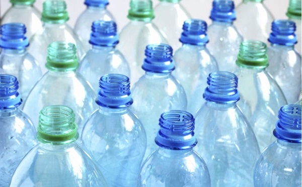 Megszünteti a PET-palackos italok beszerzését a Pécsi Tudományegyetem