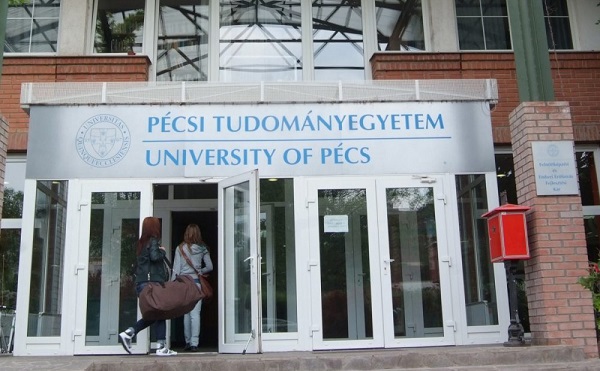 Megszünteti a PET-palackos italok beszerzését a Pécsi Tudományegyetem