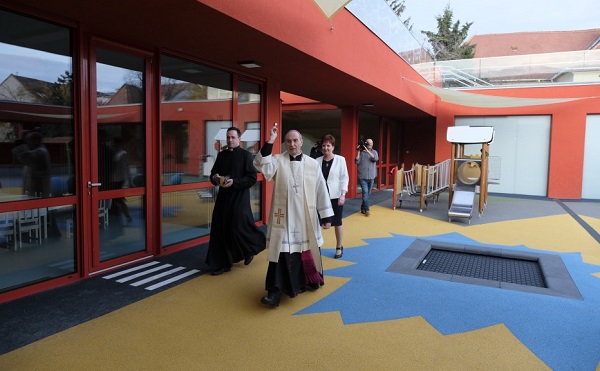 Új óvoda épült a Pécsi Egyházmegyében
