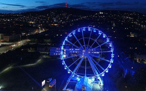 Óriáskerék köti össze a Zsolnay Negyedet a belvárossal Pécsen