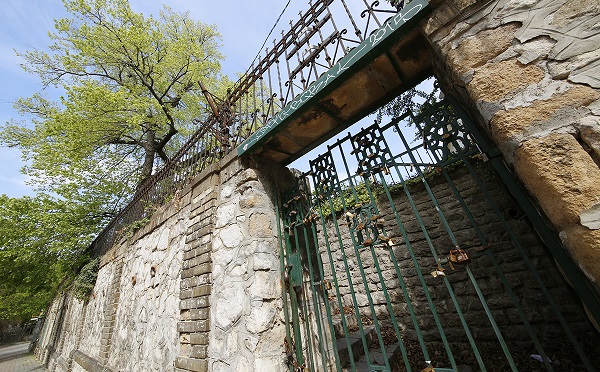 Egyházmegyei fejlesztések zajlanak a pécsi világörökségi helyszínek szomszédságában