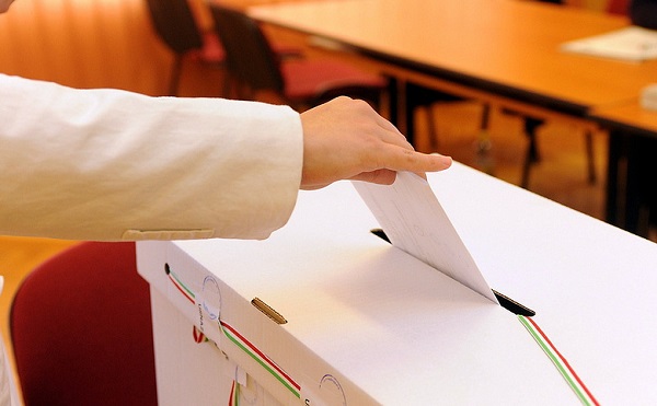 Időközi választást Kistamásiban