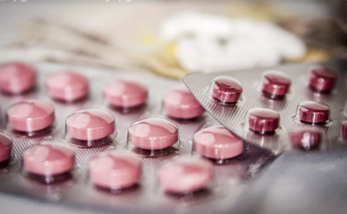 Állami támogatással koronavírus elleni gyógyszergyártó üzemet hoznak létre Pécsváradon