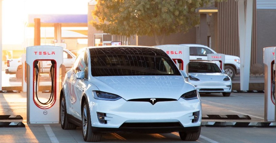 Szupertöltőt telepít Pécsre az ismert autógyár - Fotó: Twitter/TeslaCharging
