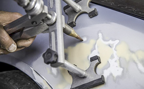 Többszáz millió forintból bővítette kapacitását a pécsi Autócity Zrt.