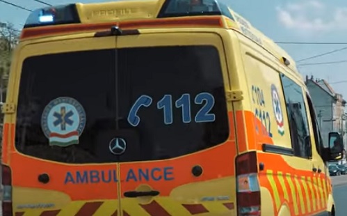 Szándékosan ütött el 2 embert a járdán egy férfi Pécsett